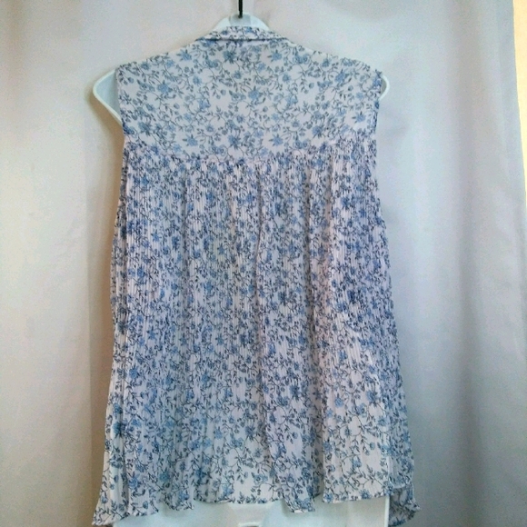 Lauren Conrad V-Neck Sleeveless Blouse,XL - Picture 6 of 7